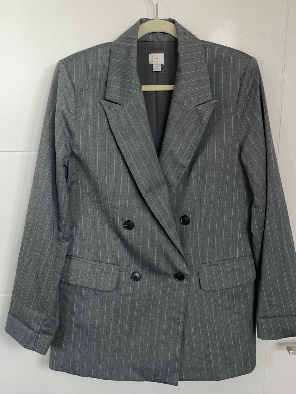 🌟A NEW DAY🌟 Women’s Gray Pinstripe Blazer, Small